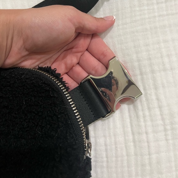 Everywhere Belt Bag Lululemon - black fuzzy - Picture 3 of 5